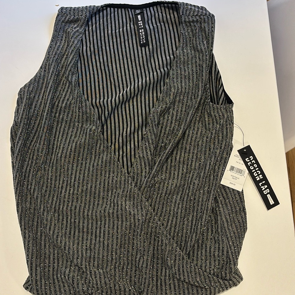 NEW Design Lab Gray Top with Sparkle